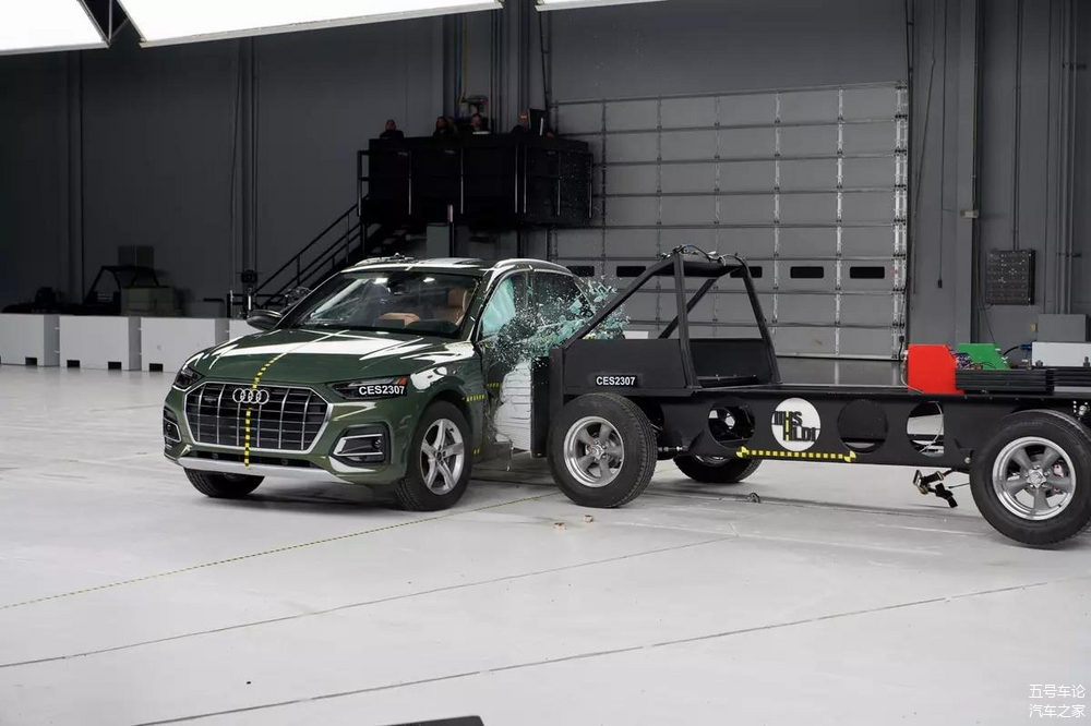 宝马驾驶测试_宝马汽车在安全测试中的卓越表现分析_宝马测试平台