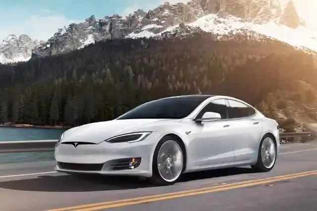 特斯拉有混动车_特斯拉电混汽车_混合动力与电动车：特斯拉的安全对比