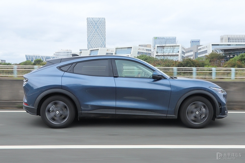 不喝油的“野马”还野吗？测试Mustang Mach-E