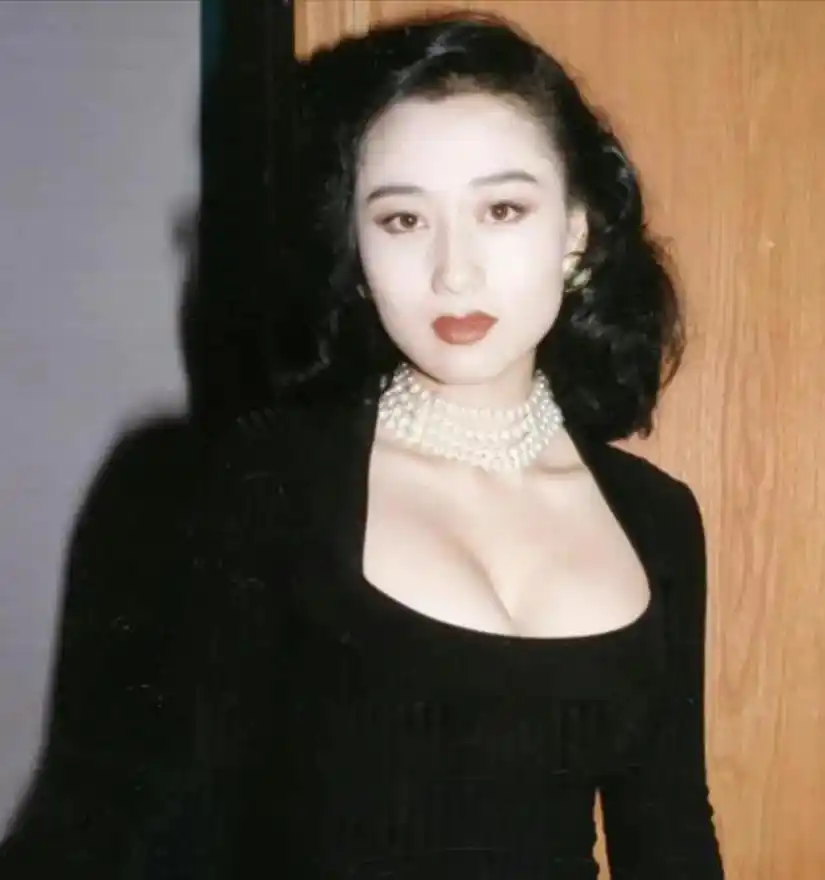 利智：外表成功下的心酸过往，婚后不顺鲜为人知