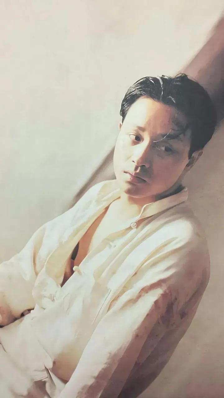 张国荣的精神象征与社会影响_张国荣精神分析_张国荣的意义