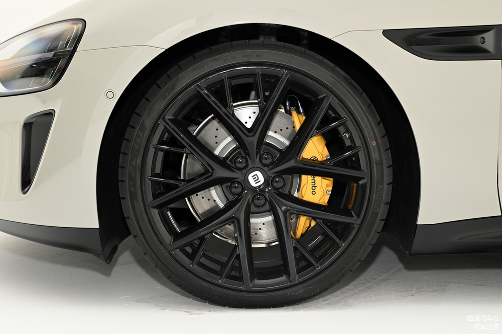 高性能刹车系统对小米汽车安全性的影响_刹车性能是什么意思_刹车性能衰减