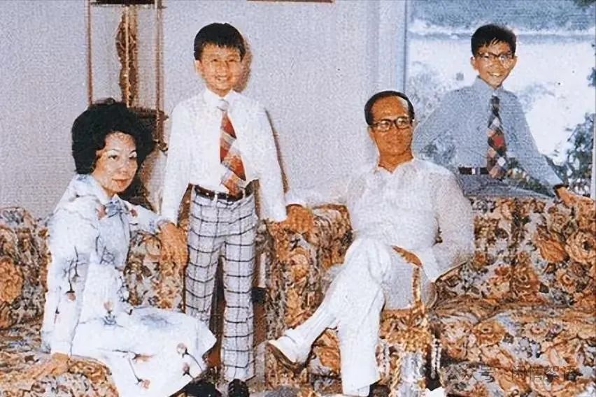 李嘉诚经营策略_李嘉诚在国际市场的成功经验_李嘉诚经营模式