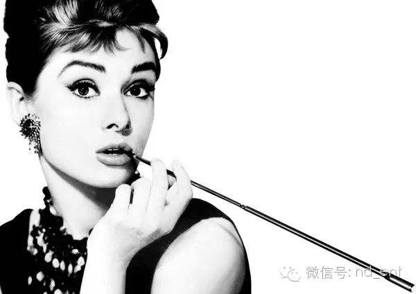 从打星到导演：成龙的转型之路_成龙成名之路_成龙当导演的电影