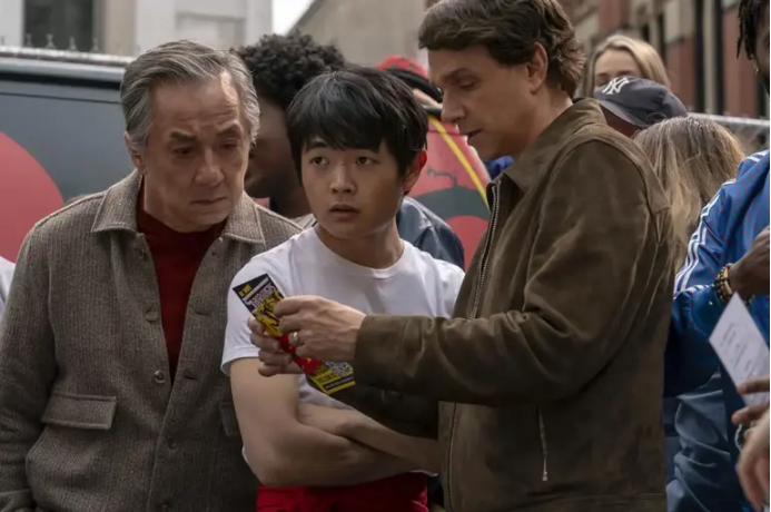 成龙成功之路_成龙成名之路_从打星到导演：成龙的转型之路