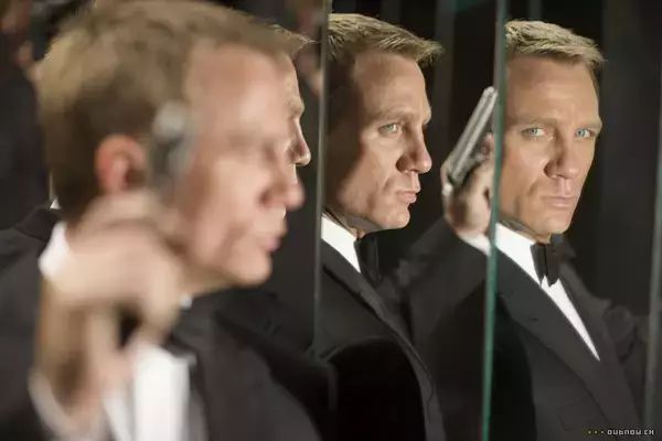 成龙转型之作_成龙成名之路_从打星到导演：成龙的转型之路