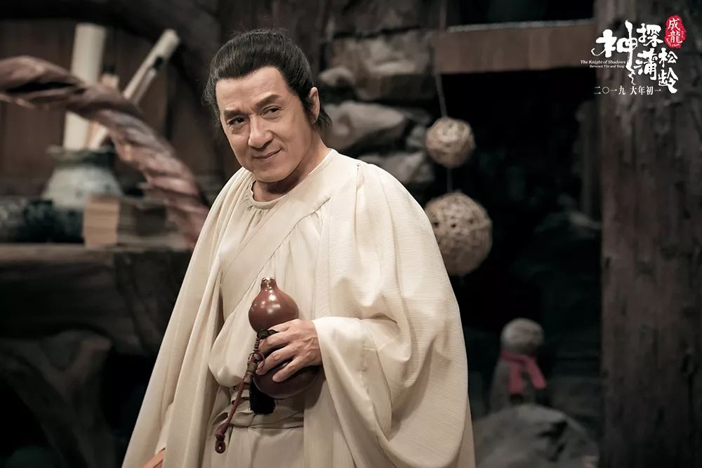 成龙当导演的电影_从打星到导演：成龙的转型之路_经典传奇成龙之路