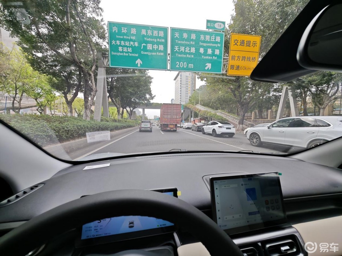 小米新型汽车_小米汽车图片报价新车报价_小型SUV中的佼佼者：小米汽车的性能表现