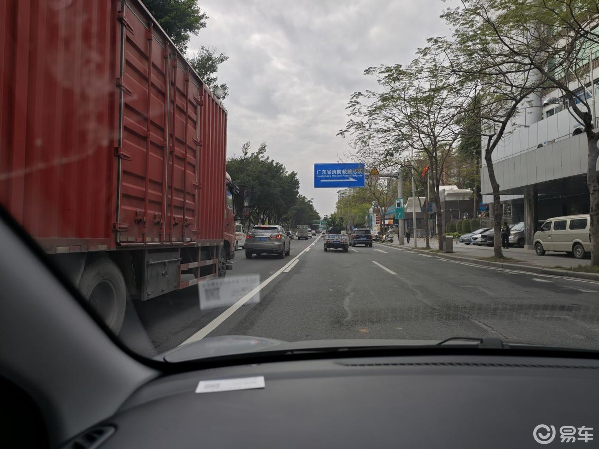 小米汽车图片报价新车报价_小型SUV中的佼佼者：小米汽车的性能表现_小米新型汽车