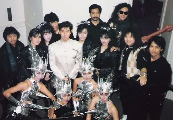 张国荣香港十大金曲有哪些_张国荣唱香港的歌曲_张国荣与香港的音乐文化