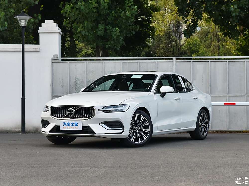 沃尔沃S60与奥迪A4L对比：北欧优雅VS德系动感，谁更值得入手？