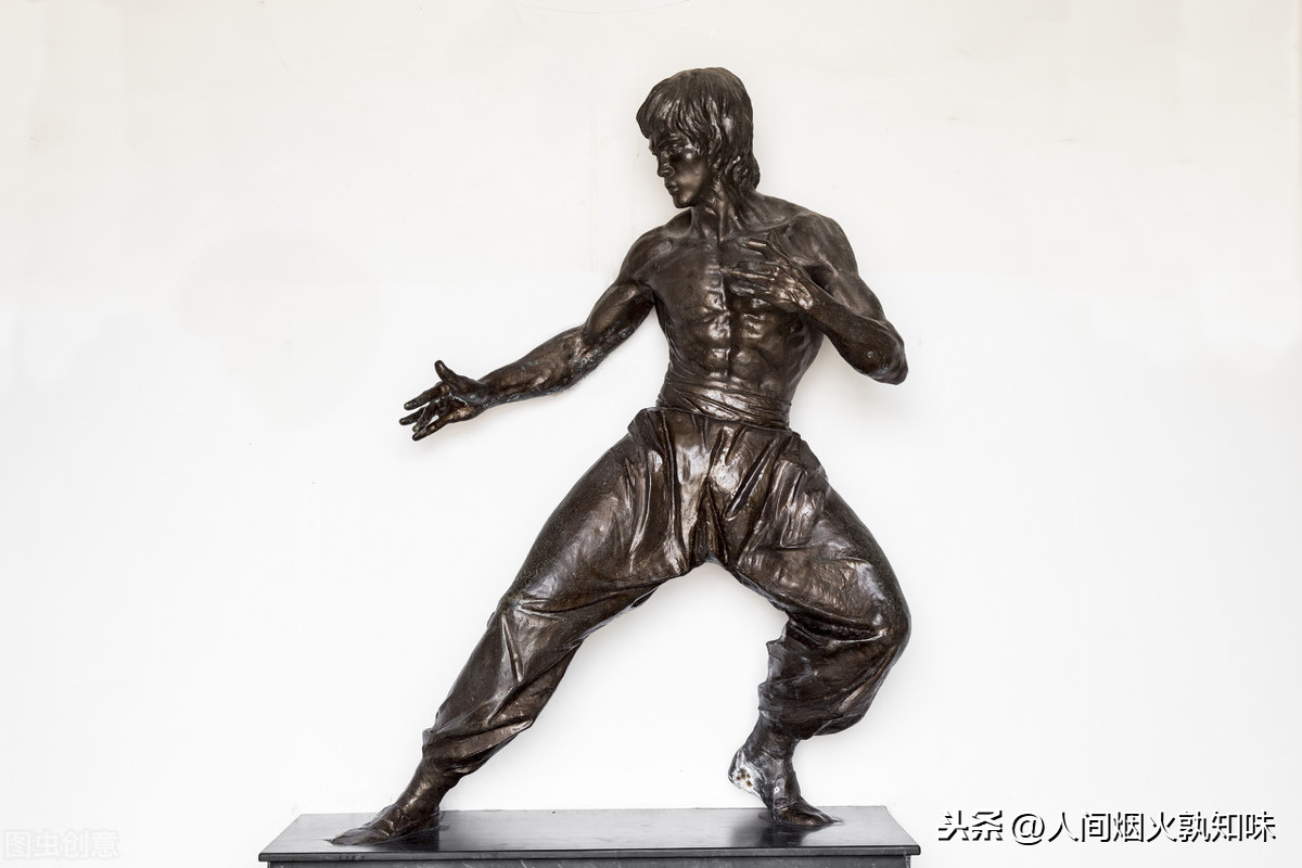 哲学家李小龙_李小龙出的哲学书是什么书_李小龙的生活哲学与成功秘诀