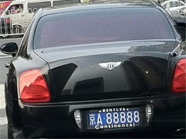 豪华跑车法拉利_豪车排名前十名法拉利_法拉利与名人：奢华车主的生活方式