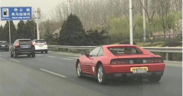 豪华跑车法拉利_豪车排名前十名法拉利_法拉利与名人：奢华车主的生活方式