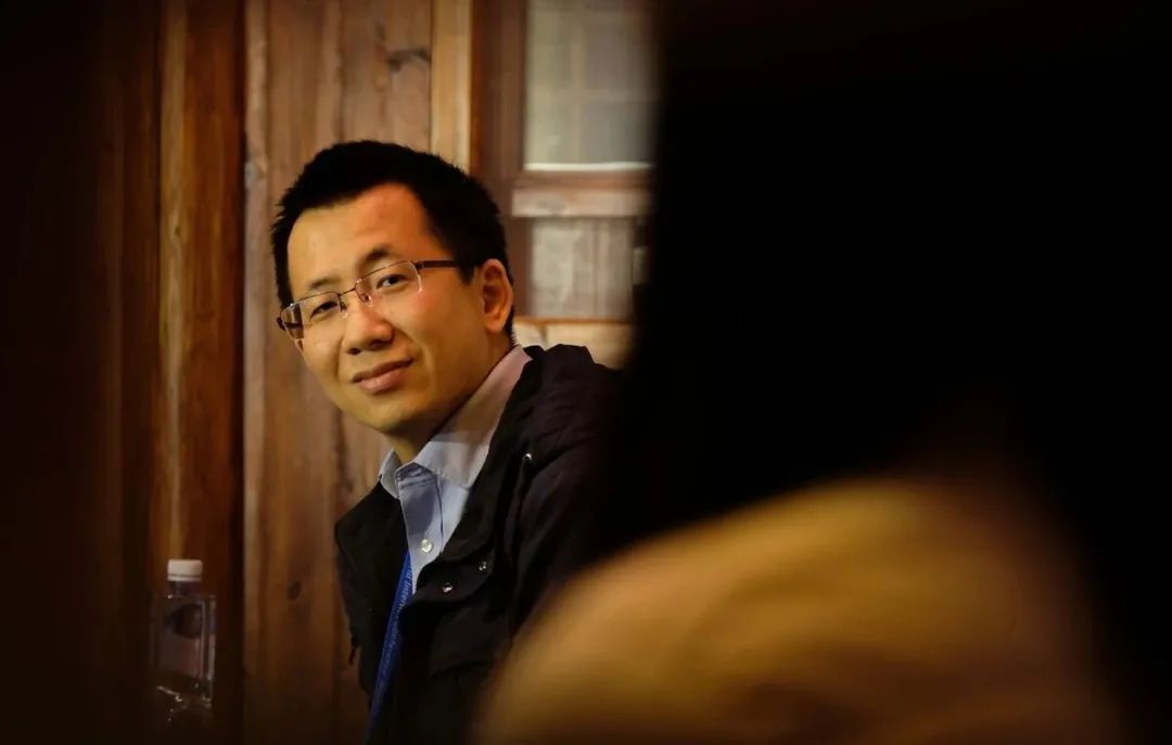 张一鸣卸任字节跳动CEO背后：互联网大佬反传统的深层思考与商业文明发展