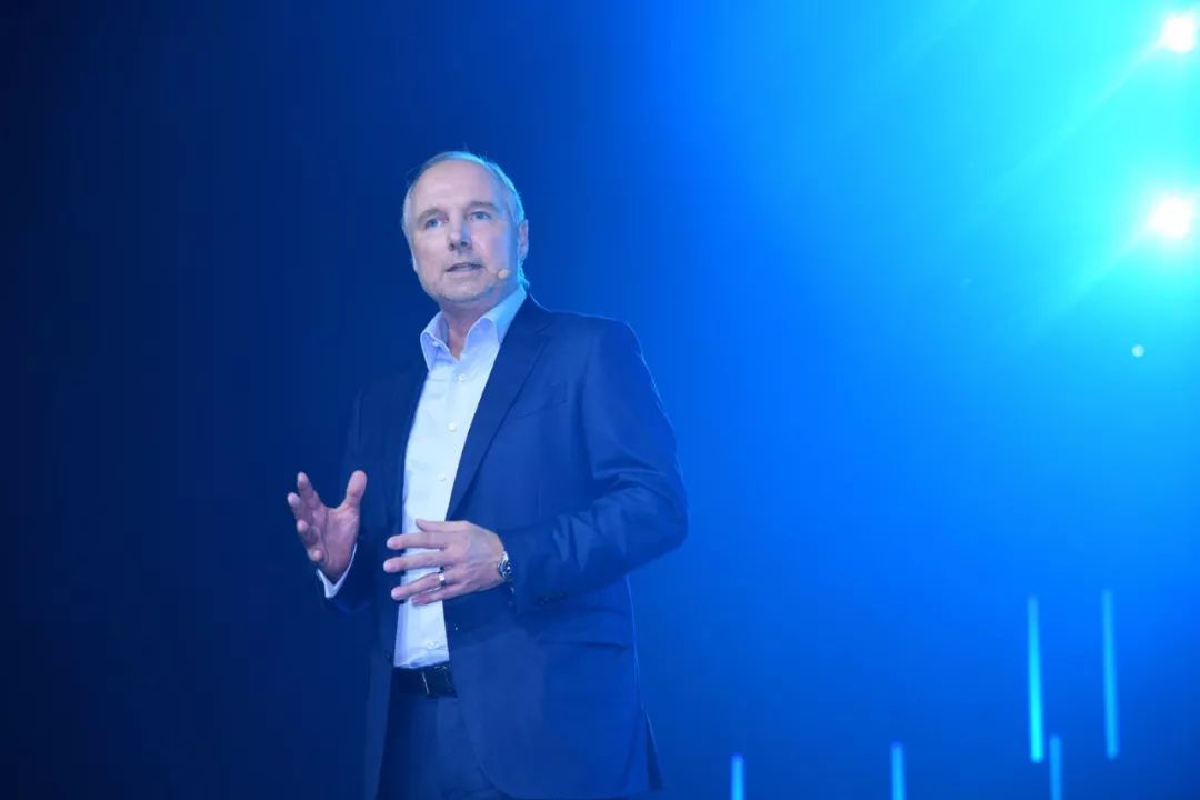 宝马科技感车_安全科技与豪华体验：宝马的完美结合_宝马科技套装是什么