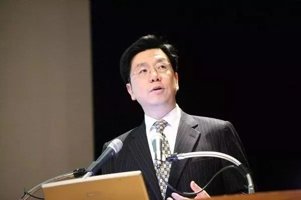 CEO的领导力如何成就百亿级公司：从Airbnb的成功看偏执与自信的力量