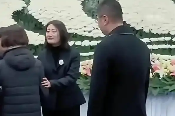 钟睒睒与农夫山泉的崛起_农夫山泉钟睒睒成为首富_农夫山泉的崛起