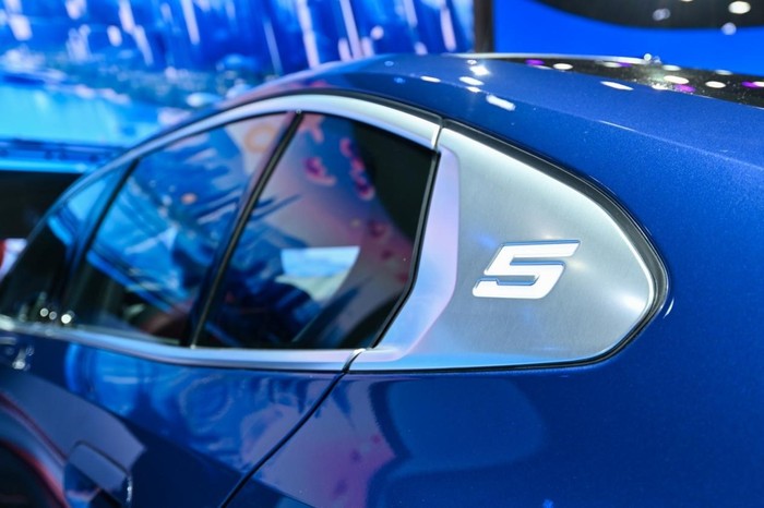 保证乘客安全：宝马的前瞻性设计_宝马车乘客保护系统故障_宝马5系前乘客乘员保护系统