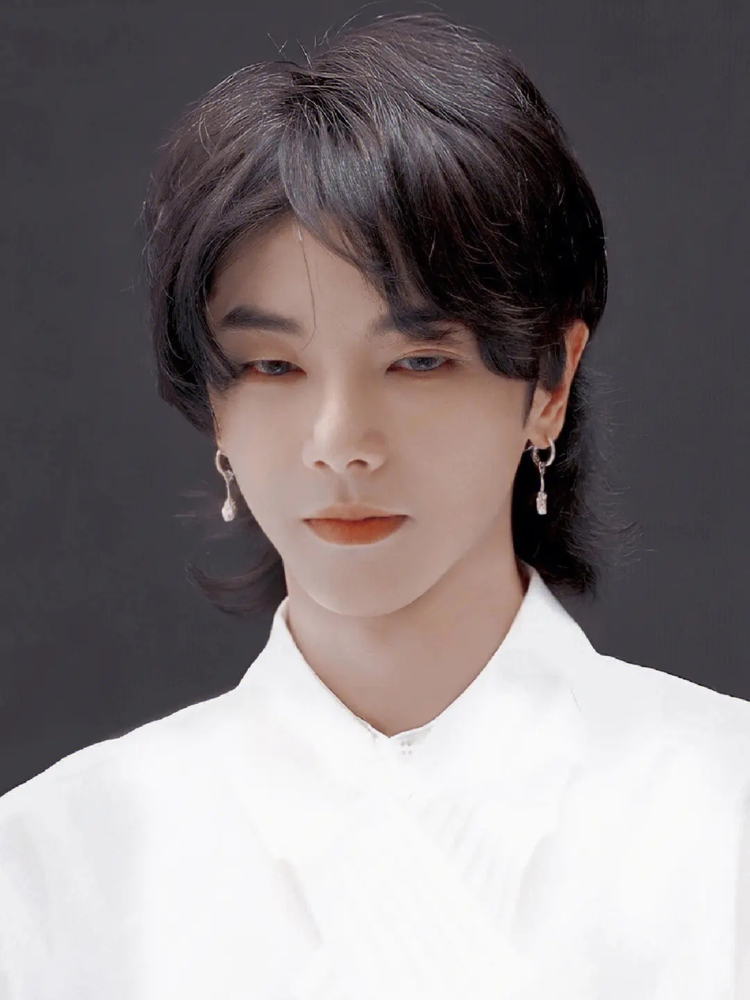 华晨宇我管你现场版_华晨宇与粉丝亲密互动，感动现场_华晨宇谭思雨掉粉多少