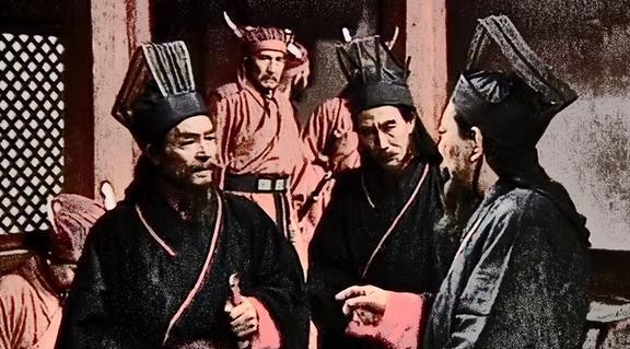 荀彧辅佐曹操_荀彧与曹魏政权的发展_魏国荀彧