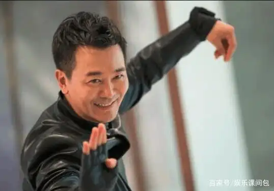 吴樾与其他武打明星的对比_武打明星吴樾_对比明星武打吴樾的视频