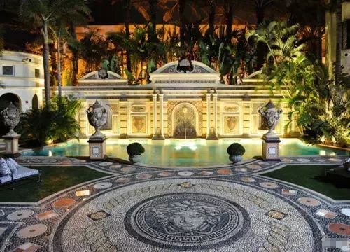 如何利用兰博基尼提升个人品牌形象？_兰博基尼产品定位_兰博基尼品牌文化