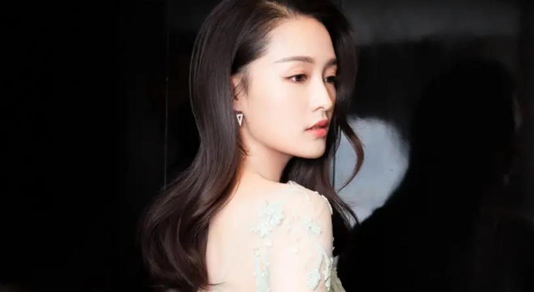 李沁的老公是谁啊_李沁_李沁泳装