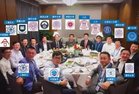 一个成功女人的背后_胡润的成功背后：学习与成长_成龙成功背后艰辛故事