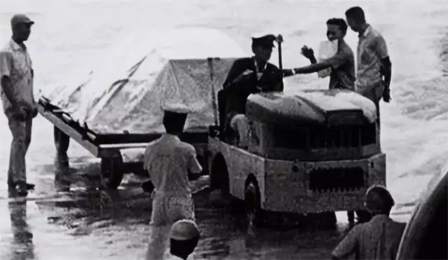 李小龙创立的现代武术体系_李小龙的技术创新与武术发展_武术李小龙创新发展技术是什么