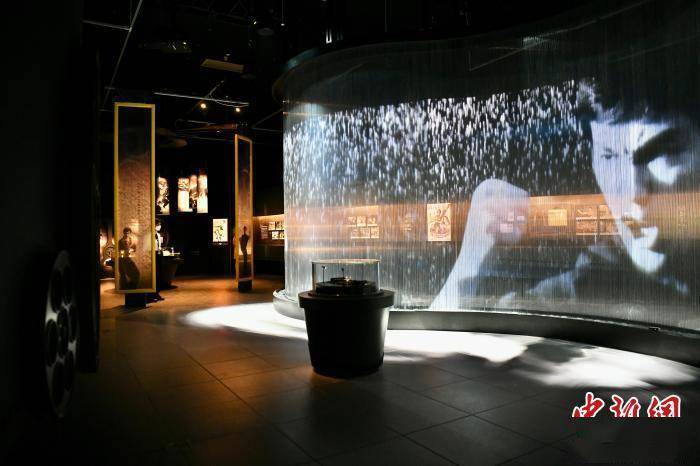 李小龙的技术创新与武术发展_李小龙创立的现代武术体系_李小龙武术理念