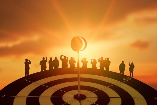 李小龙商业秘密解析：武术技巧与商业运作策略的完美结合