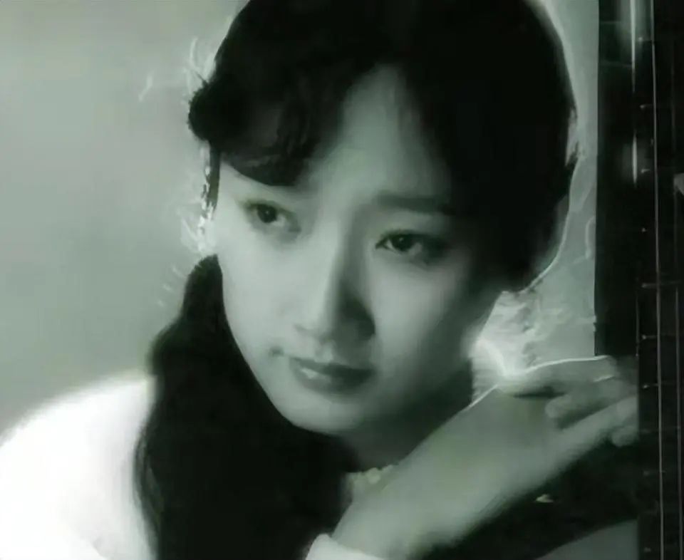 赠言创作与应用艺术_狄更斯的创作艺术_周慧敏的影视创作与艺术表现