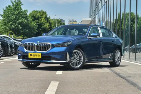2025款全新BMW 5系（G60）全面解析：动感与优雅的完美结合