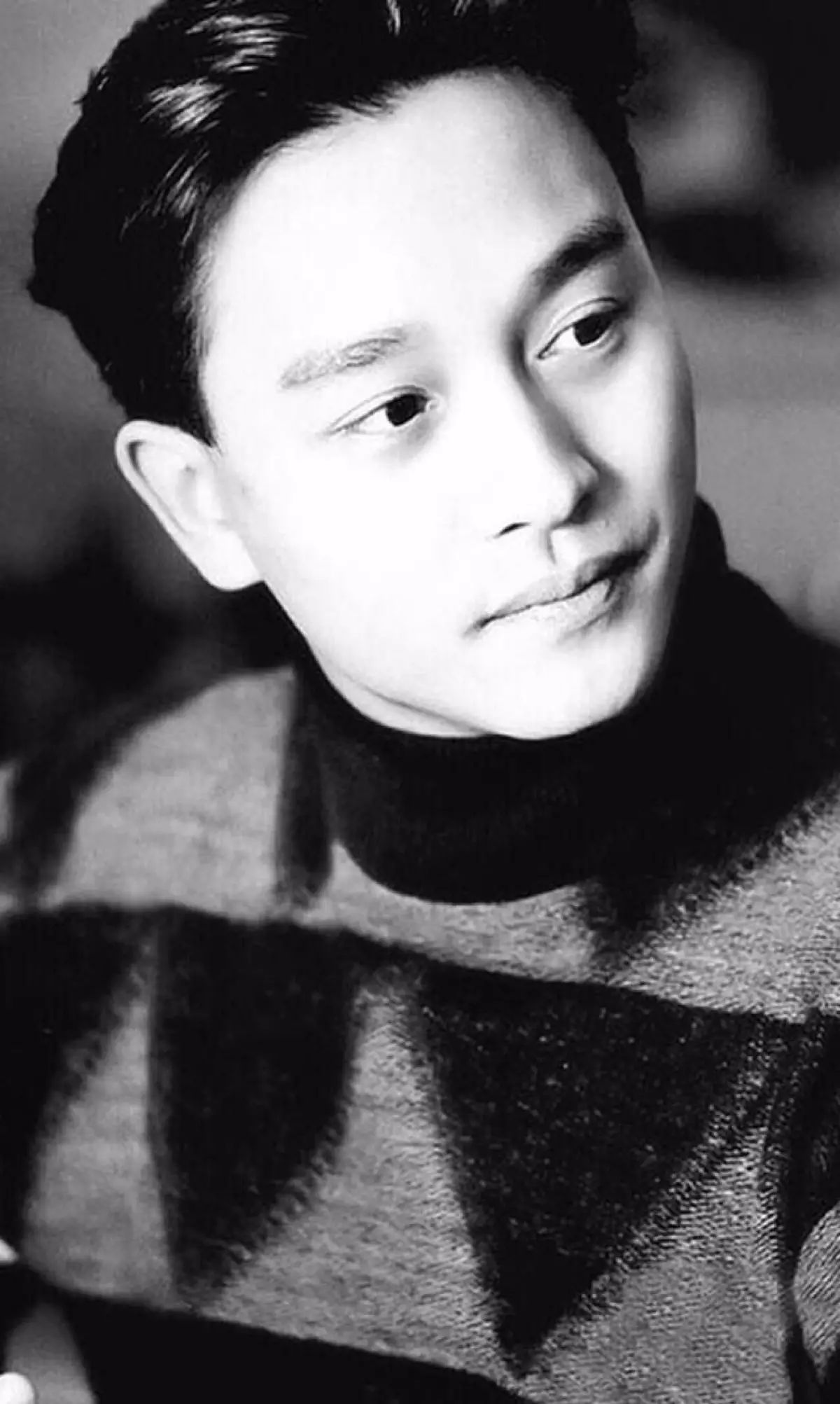 张国荣的成长故事：从英国留学到亚洲业余歌手大赛亚军