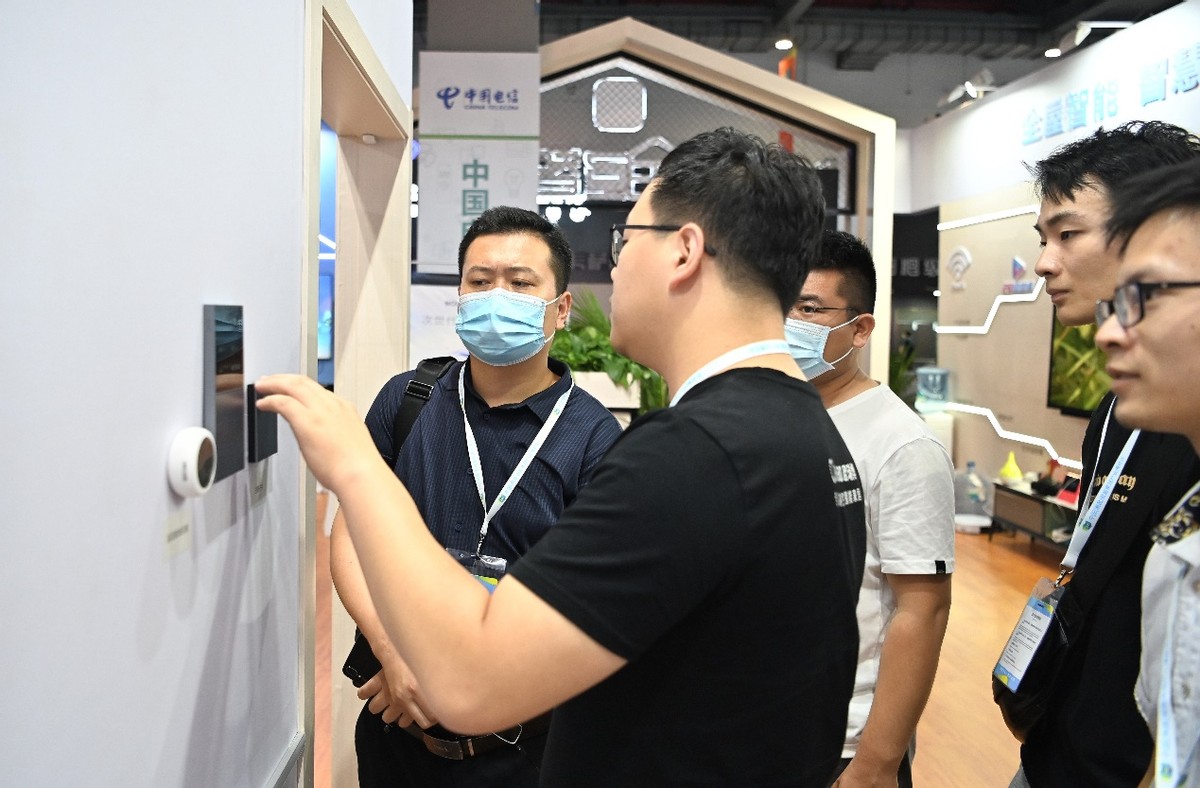 如何搭建智能家庭_便捷智能生活的图片_全屋智能，构建便捷明快的家庭生活