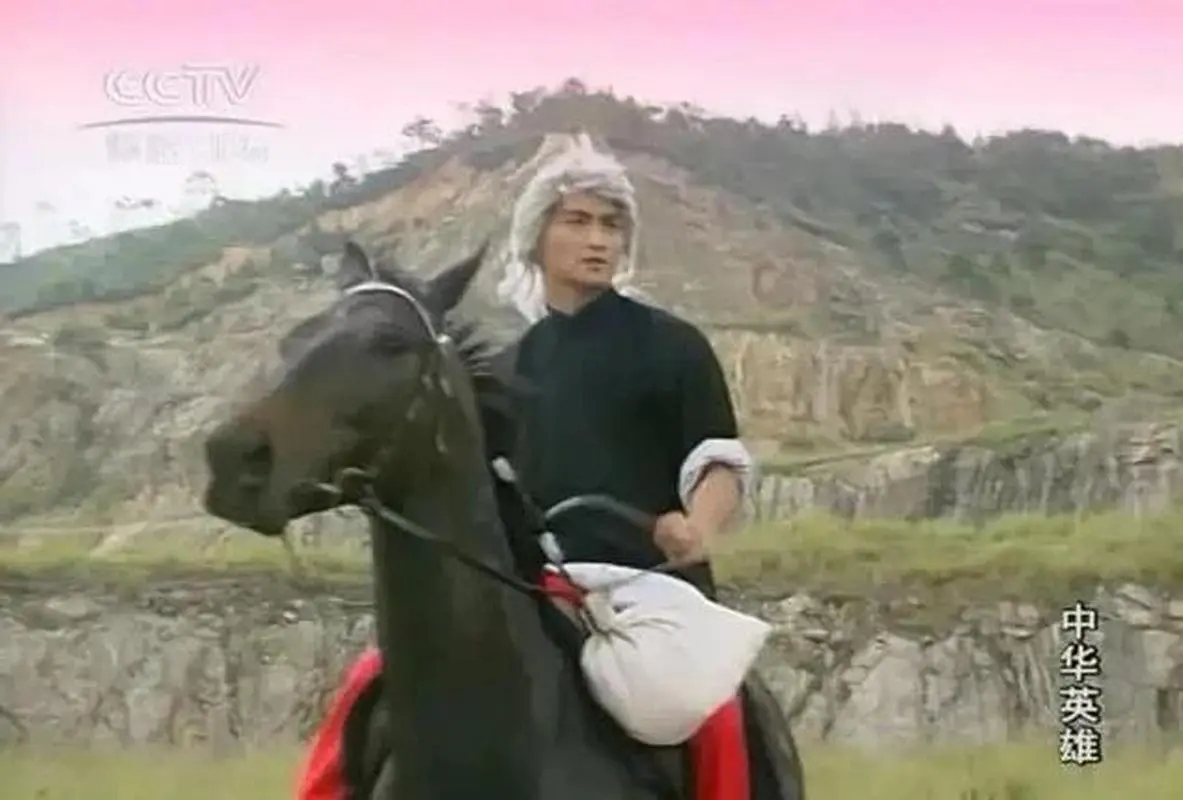 刘德华足球歌曲_刘德华与足球的热爱与支持_刘德华踢足球的歌