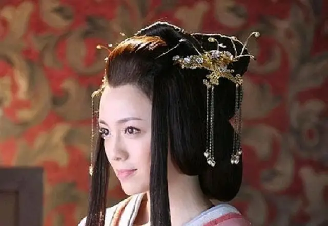 项羽与平定叛乱的故事_项羽平定叛乱故事简介_项羽众叛亲离的故事