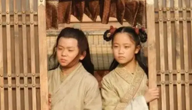 项羽众叛亲离的故事_项羽平定叛乱故事简介_项羽与平定叛乱的故事