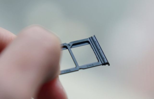 国产手机防尘防水技术解析：IP68等级背后的科学与挑战