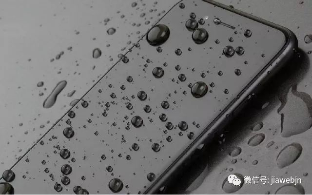 手机防水性能真相大揭秘：iPhone XS Max的IP68防水级别究竟能否防水？