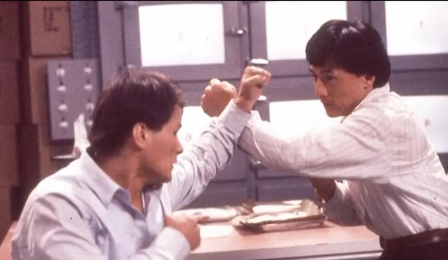 洪金宝的幽默感在电影中的体现_洪金宝电影搞笑_洪金宝老电影搞笑的