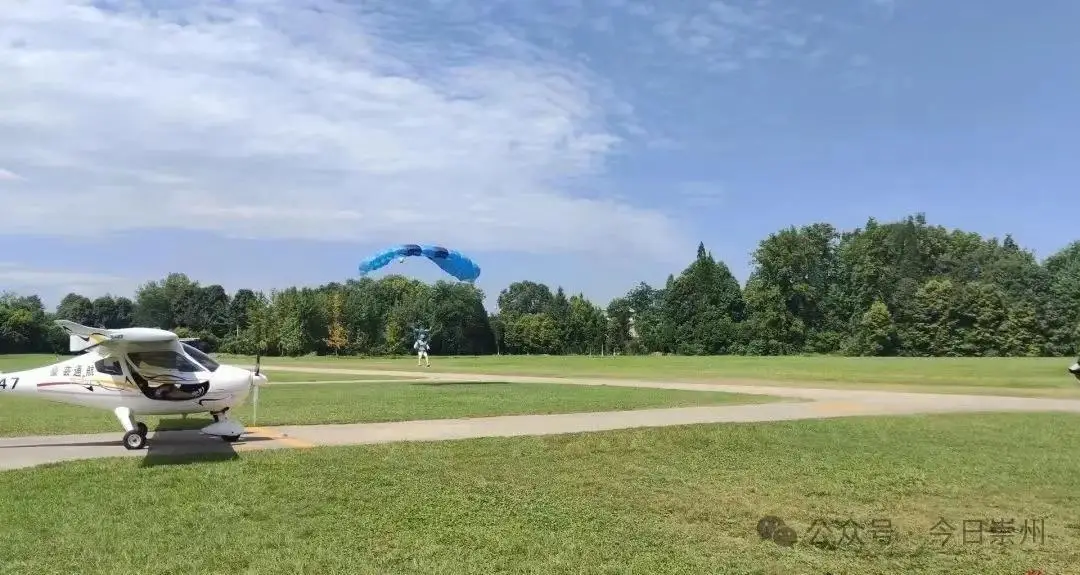 能做灯光秀的无人机_无人机灯光秀：未来娱乐的创新形式_2020灯光节无人机表演