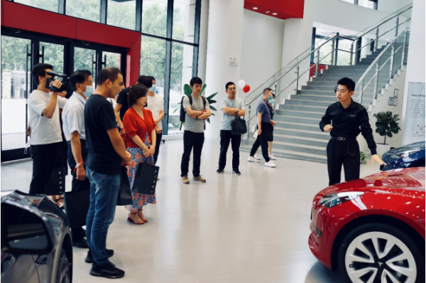 特斯拉T-talk讲堂西安站揭秘Model 3五星安全背后的设计理念