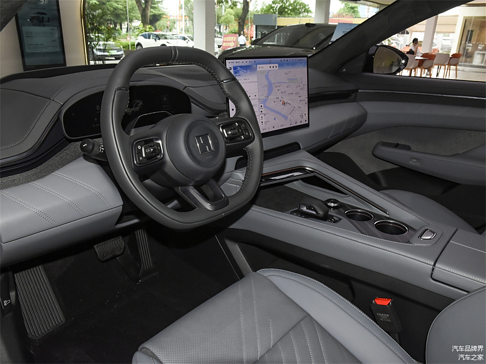 特斯拉驾驶体验_特斯拉Model Y保障驾乘者安全的三大特性_特斯拉驾驶乐趣