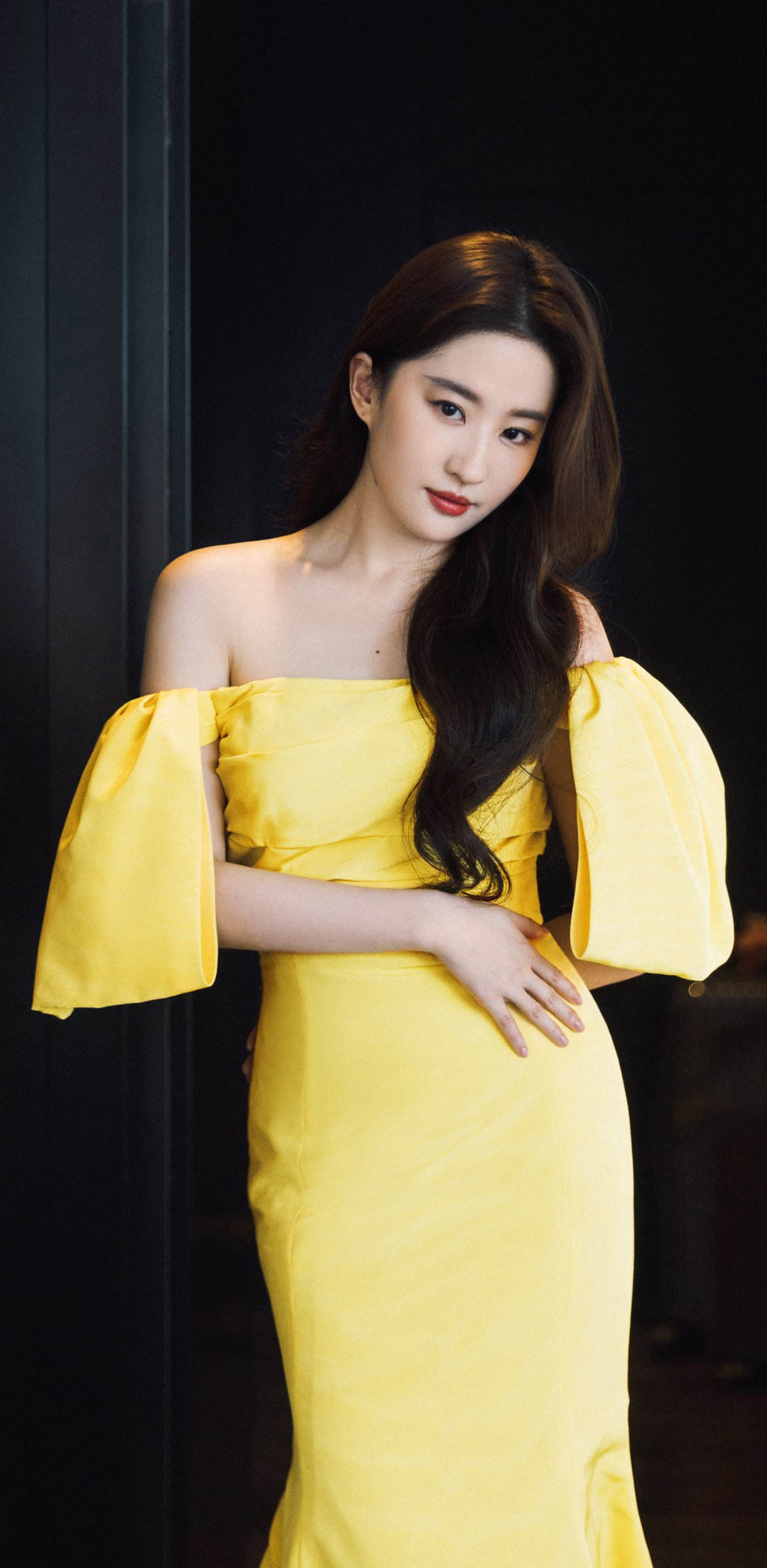 刘亦菲完美世界惊艳_刘亦菲完美智慧美丽结合图片_刘亦菲：美丽与智慧的完美结合