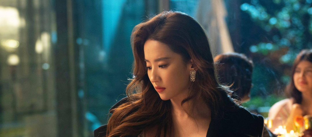 刘亦菲：美丽与智慧的完美结合_刘亦菲完美智慧美丽结合图片_刘亦菲完美世界惊艳