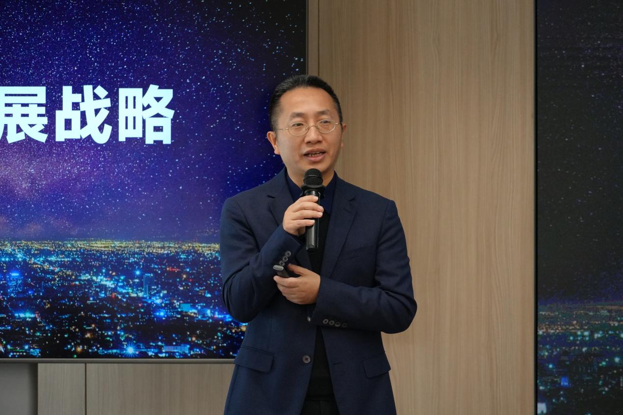 雷军如何看待未来科技的发展_雷军谈未来的发展_雷军在研究什么黑科技