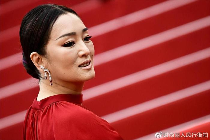 巩俐红毯最高待遇_巩俐的时尚风格与红毯造型_巩俐红毯图片