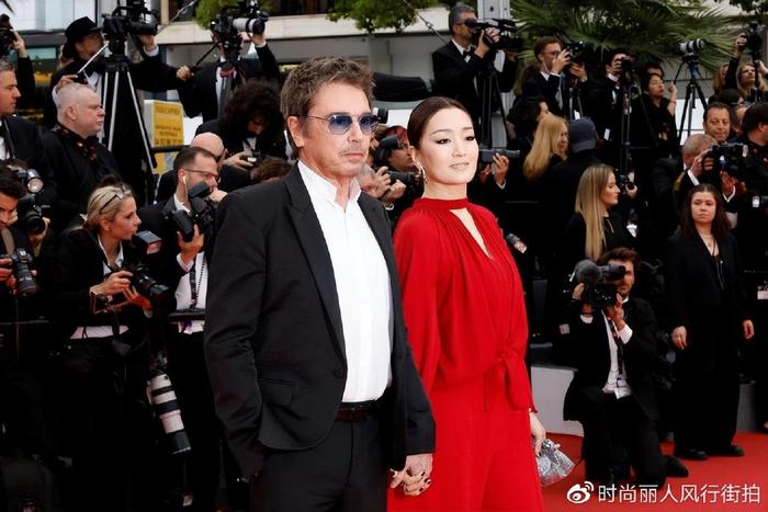 巩俐红毯最高待遇_巩俐红毯图片_巩俐的时尚风格与红毯造型